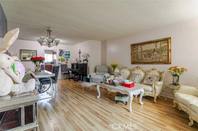 12806 Oxnard Street photo 5