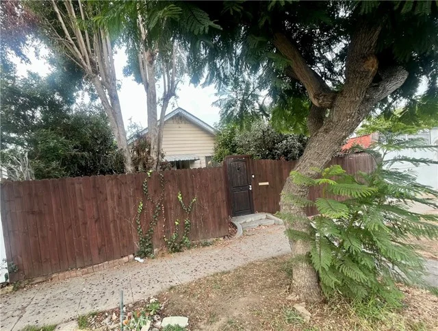 611 Sunset Avenue photo 3