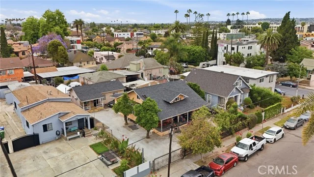 1472 W 37th Street photo 5
