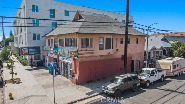 4501 S Main St photo 3
