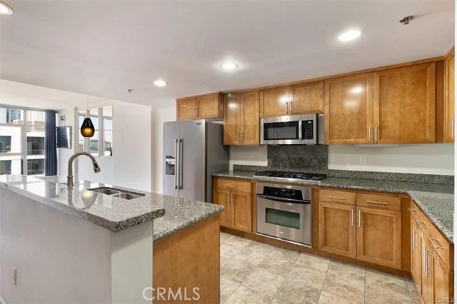 411 W Seaside Way #505 photo 3