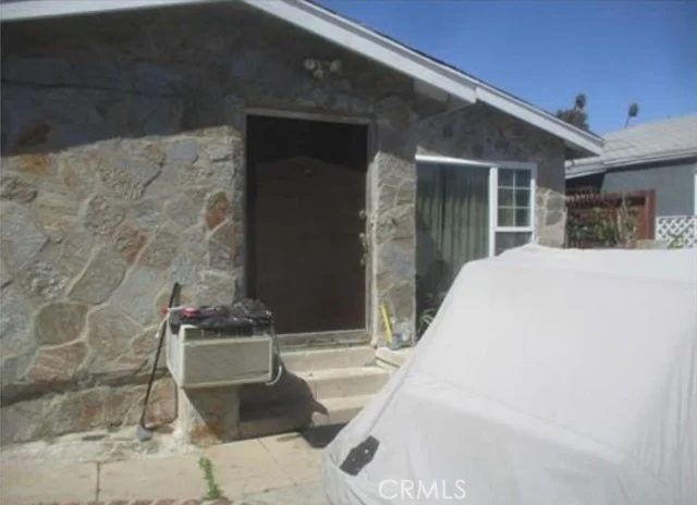 1521 S Cloverdale photo 3