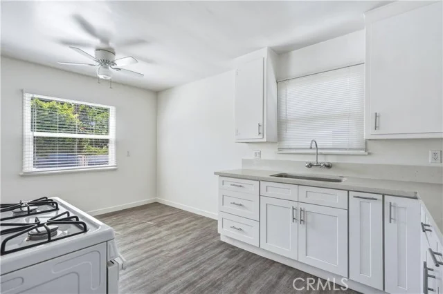 4961 Kester Avenue photo 5
