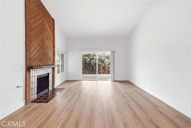 413 Avenue G #4 photo 2