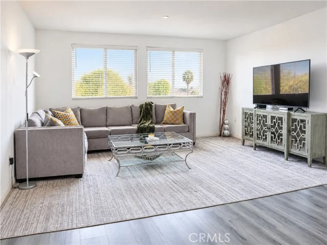 13951 Sherman Way #301 photo 2