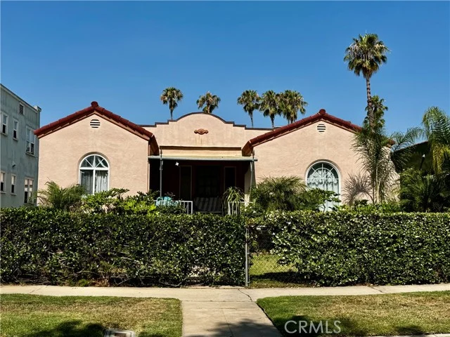 1553 N Commonwealth photo 4