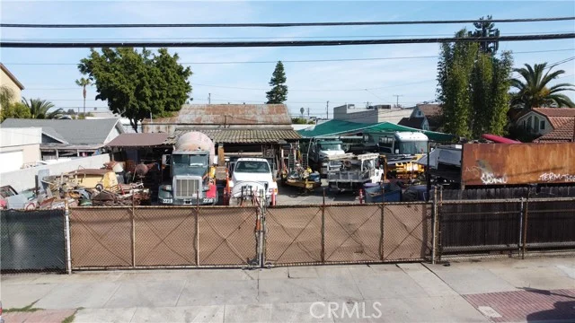 1344 Temple photo 3