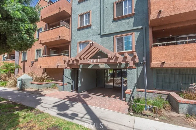 2507 E 15th Street #214, Long Beach