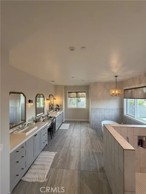 303 Covina photo 5