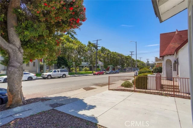 3123 Hyde Park Boulevard photo 3