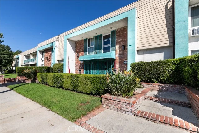 13313 Oxnard photo 1