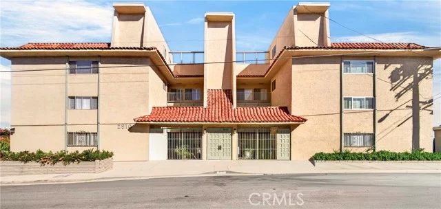 2910 S Peck #6 photo 2