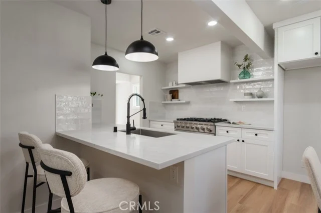 2432 Exposition Place photo 5