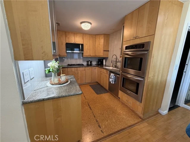 19231 Sherman Way #36 photo 5
