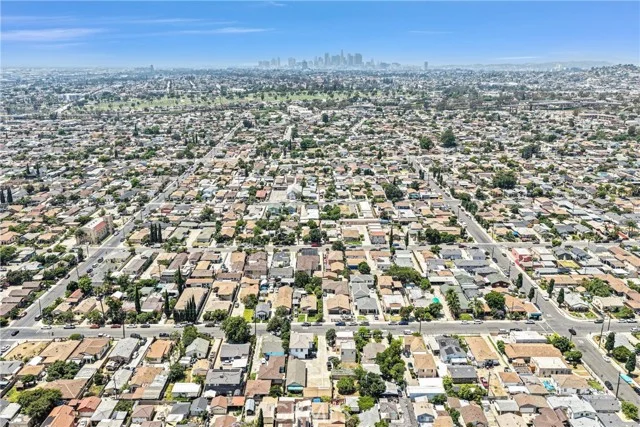 532 S La Verne photo 4