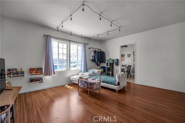 15725 La Salle Avenue photo 3