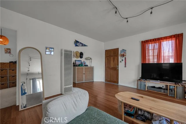15725 La Salle Avenue photo 4