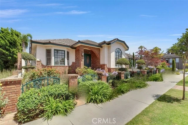 236 Belmont photo 2