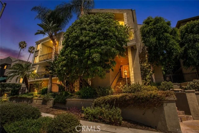 4536 Colbath Avenue #102 photo 4