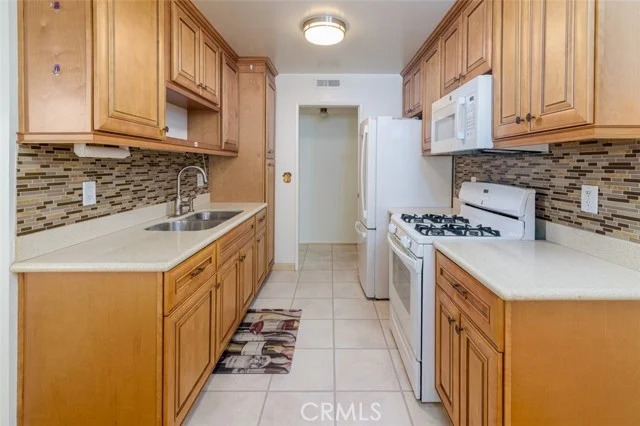 11813 Runnymede Street #28 photo 4