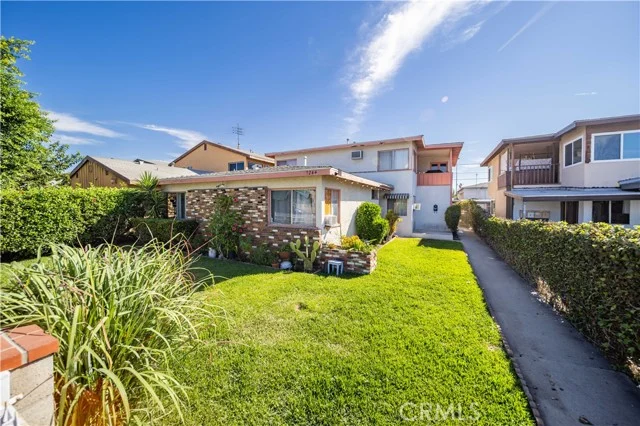 7244 Tujunga Avenue photo 2
