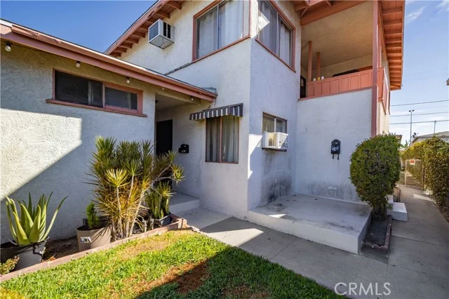 7244 Tujunga Avenue photo 3