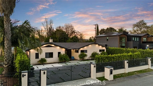 23103 Leonora photo 2