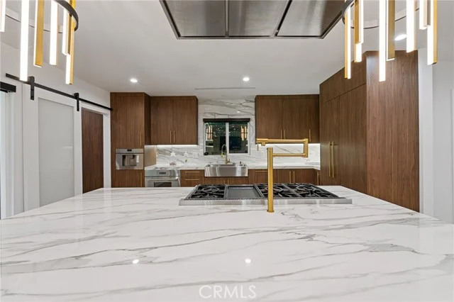 23103 Leonora photo 5