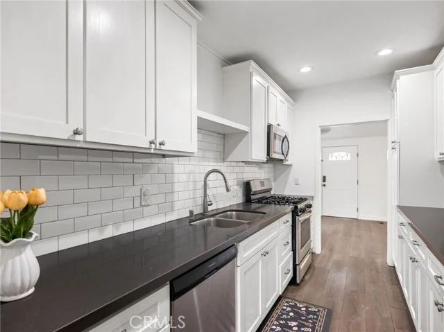 2418 Del Amo Blvd photo 4