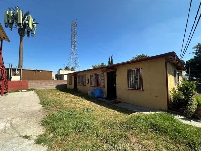 9809 Avalon photo 3