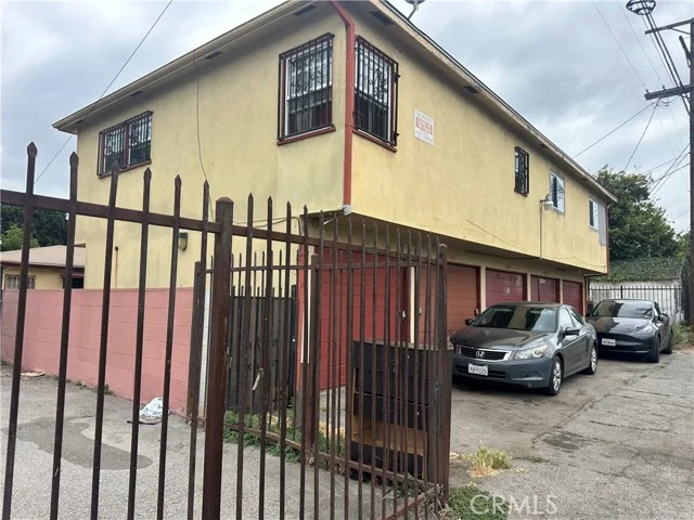 9809 Avalon photo 4