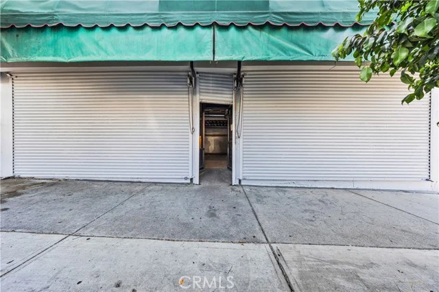 2218 Daly photo 2
