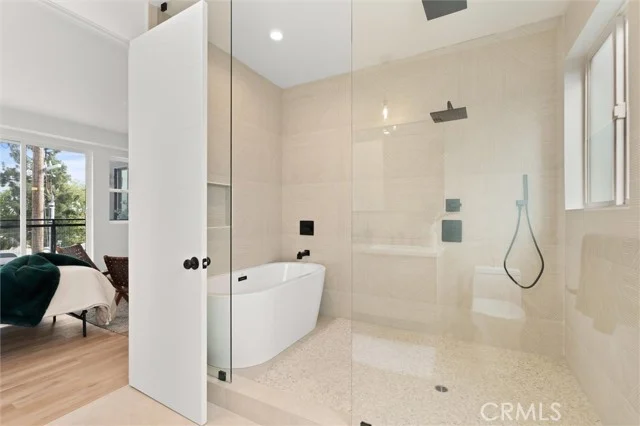 6059 N Tujunga Avenue photo 4