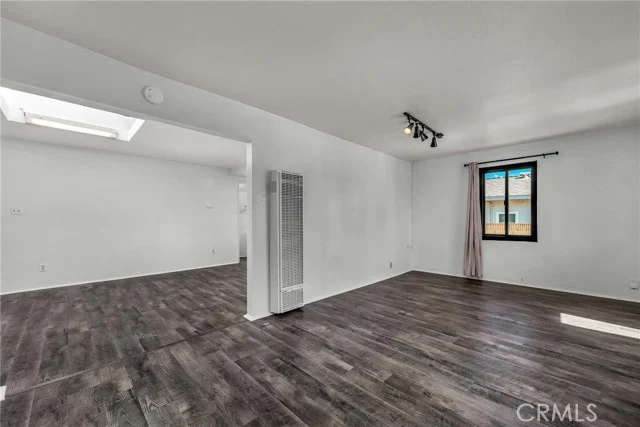 1559 W 223rd photo 3