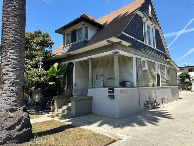 1497 W 27th photo 2