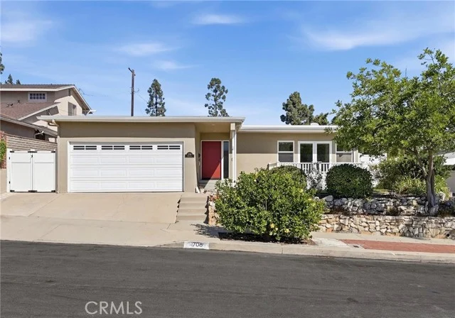 1706 Miracosta, San Pedro