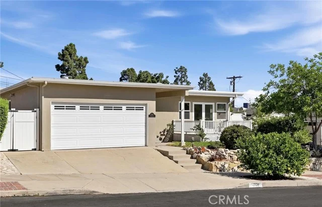 1706 Miracosta photo 2