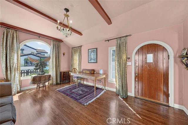 105 Claremont Avenue photo 3
