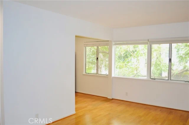 239 S Barrington Avenue #F8 photo 3
