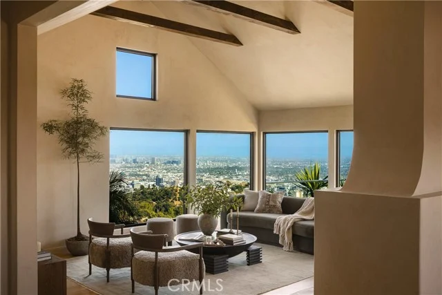 2890 Las Alturas Street, Los Angeles