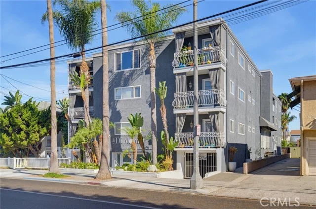 1401 E 3rd Street #16 photo 2
