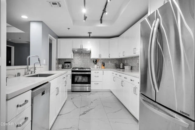4348 Mammoth Avenue #203 photo 4