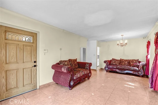 6626 Riverton Avenue photo 4