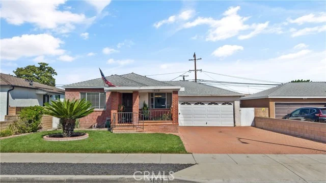 1609 E Silva photo 2