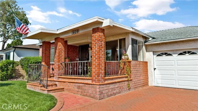 1609 E Silva photo 5