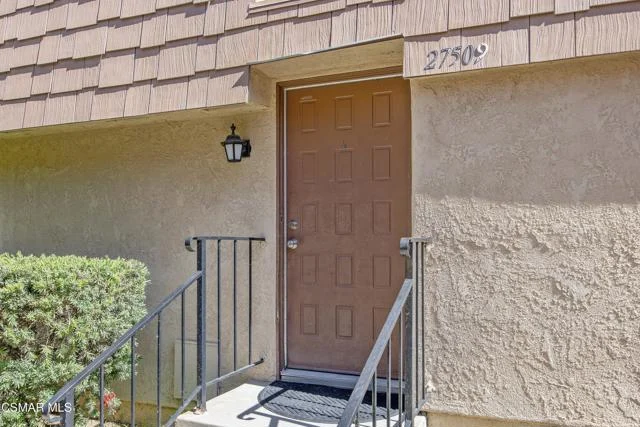 27509 Endeavor Street photo 3