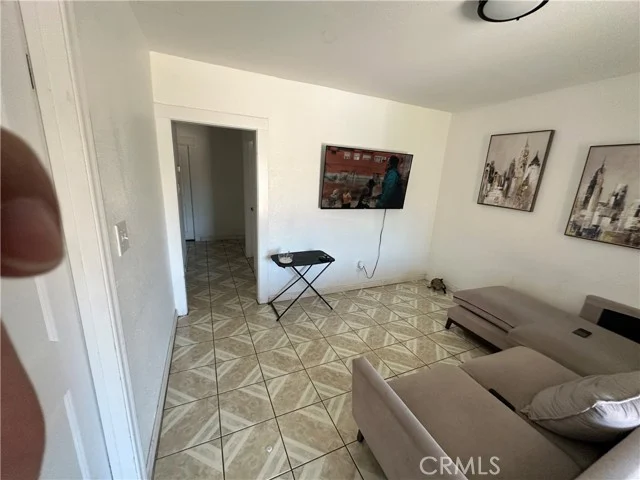 1116 W 78th photo 3