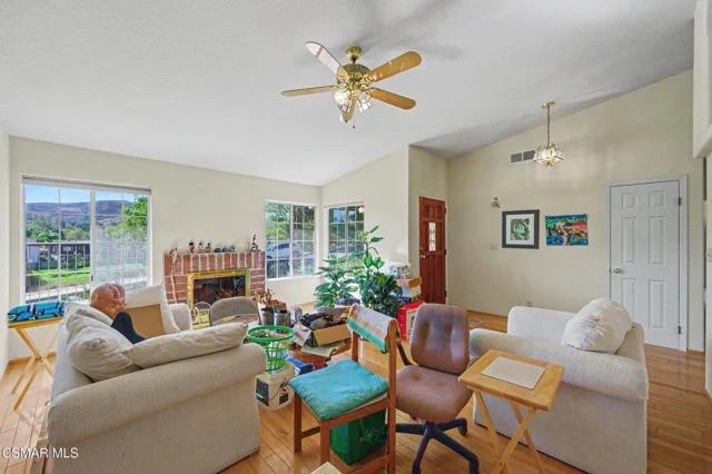 1635 Bridgegate Street photo 3