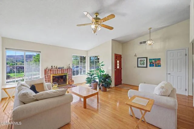 1635 Bridgegate Street photo 4