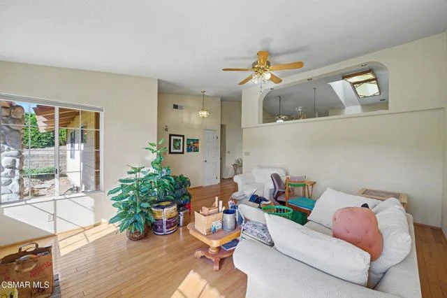 1635 Bridgegate Street photo 5